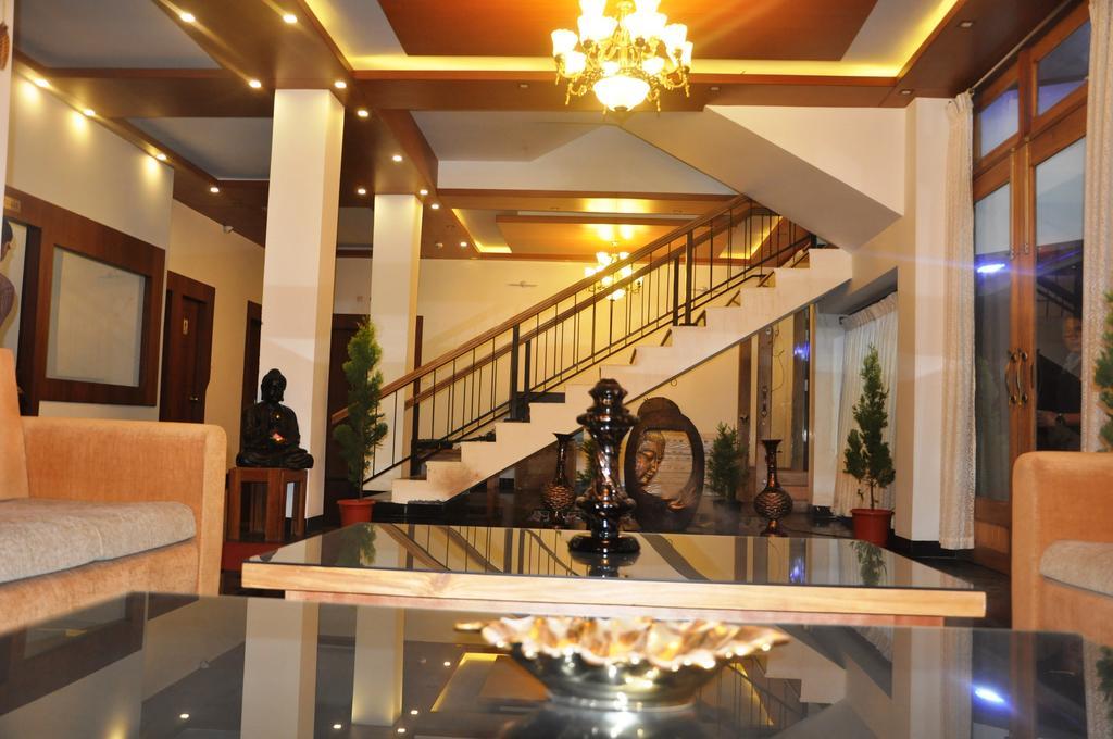 The Golden Crest Hotel กังต็อก ภายนอก รูปภาพ