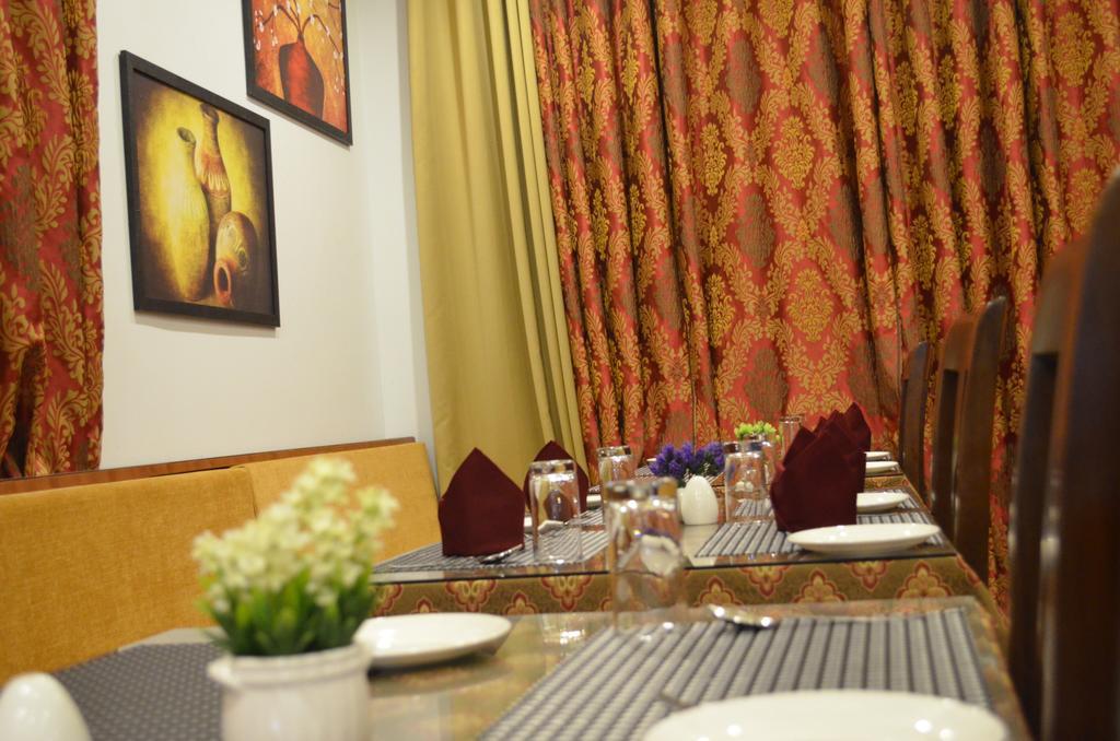 The Golden Crest Hotel กังต็อก ภายนอก รูปภาพ