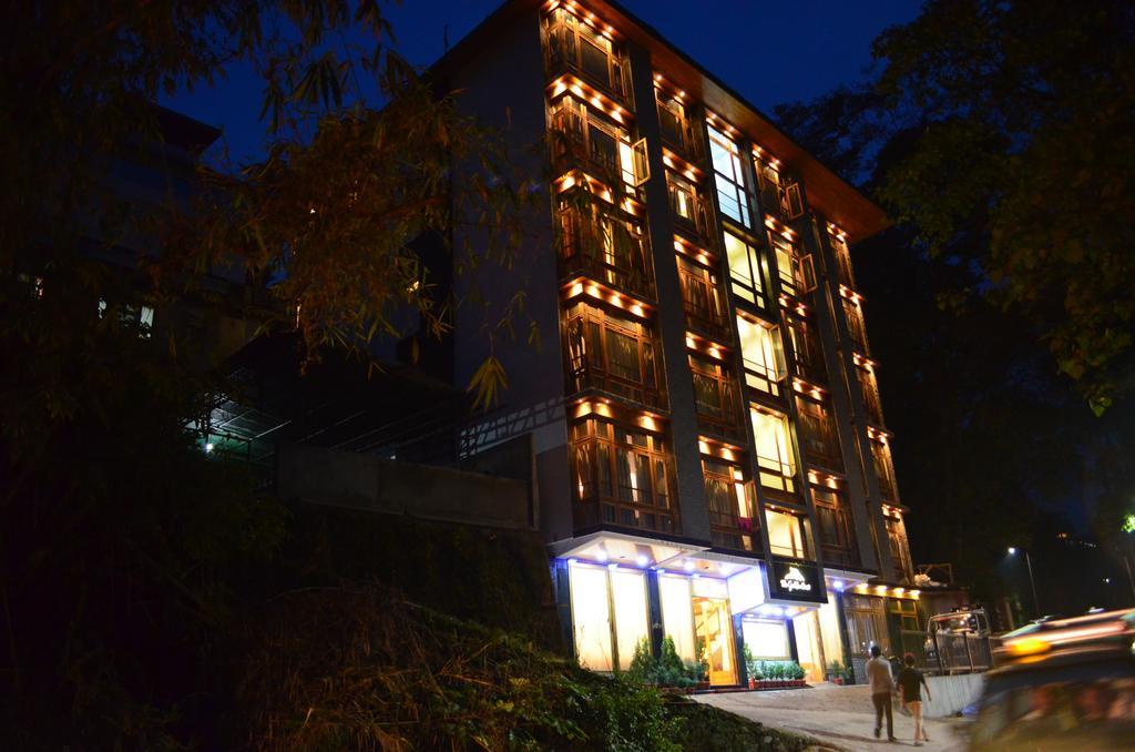 The Golden Crest Hotel กังต็อก ภายนอก รูปภาพ