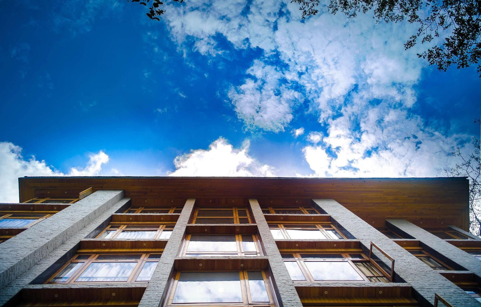 The Golden Crest Hotel กังต็อก ภายนอก รูปภาพ