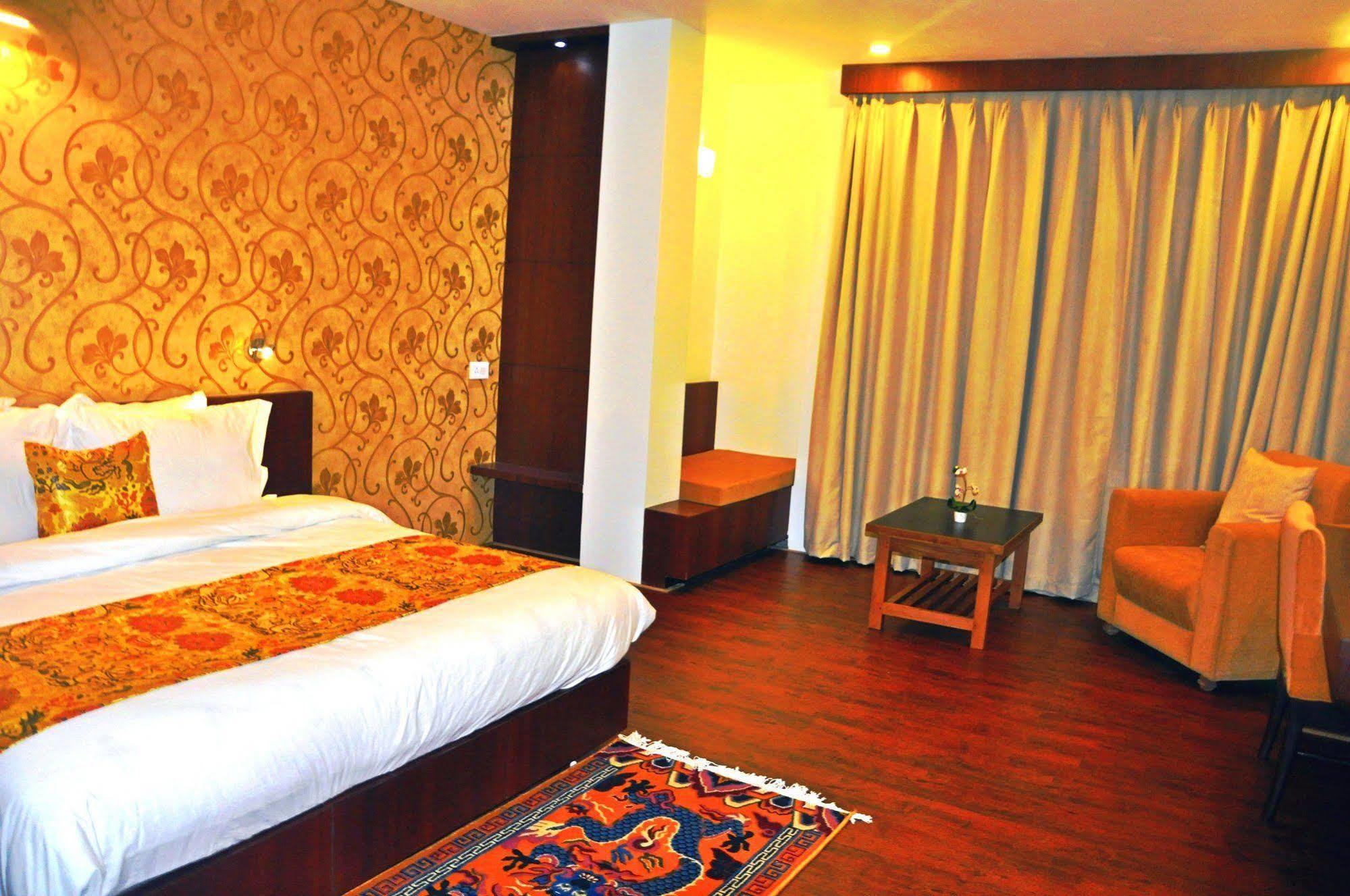 The Golden Crest Hotel กังต็อก ภายนอก รูปภาพ