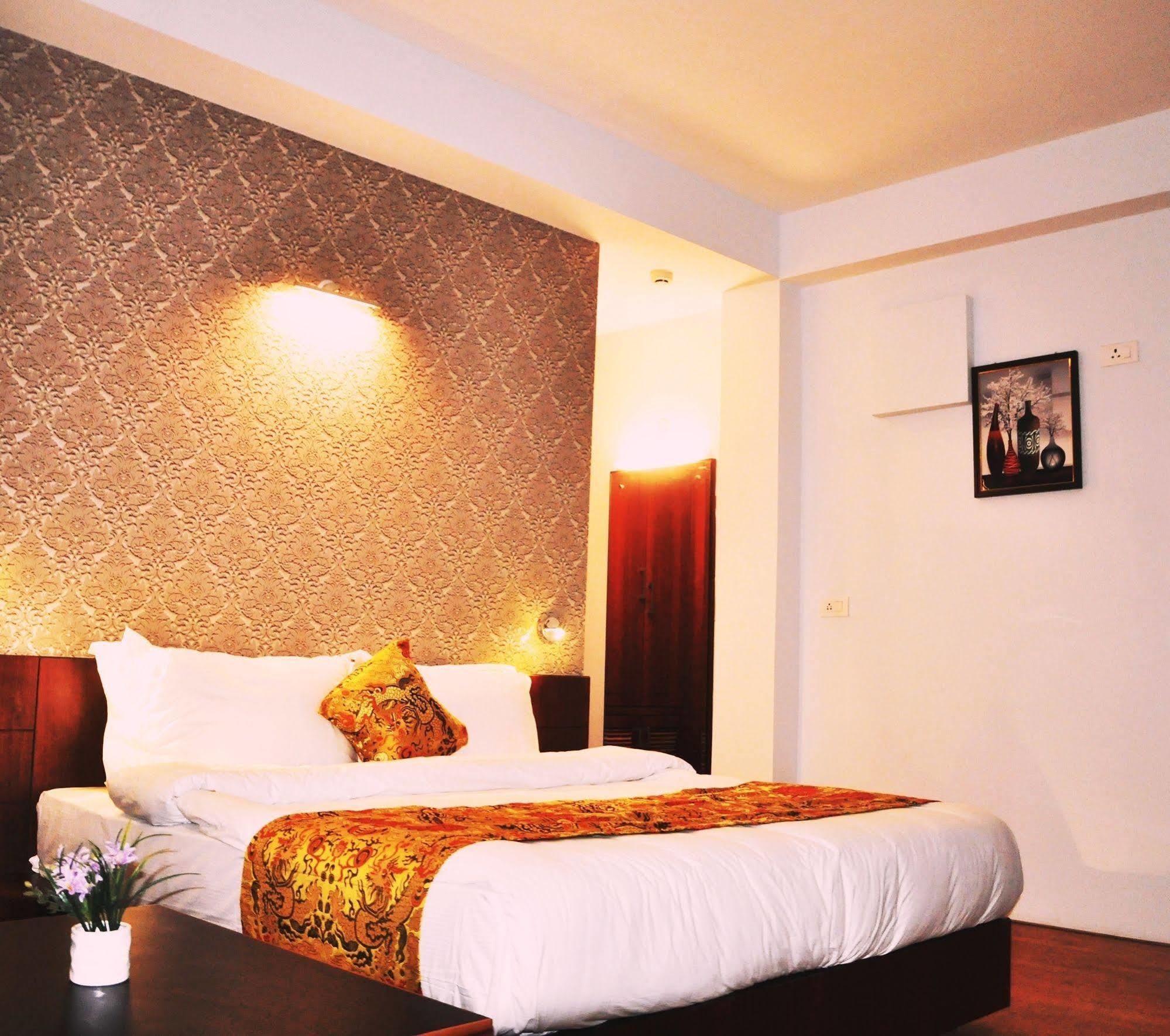The Golden Crest Hotel กังต็อก ภายนอก รูปภาพ