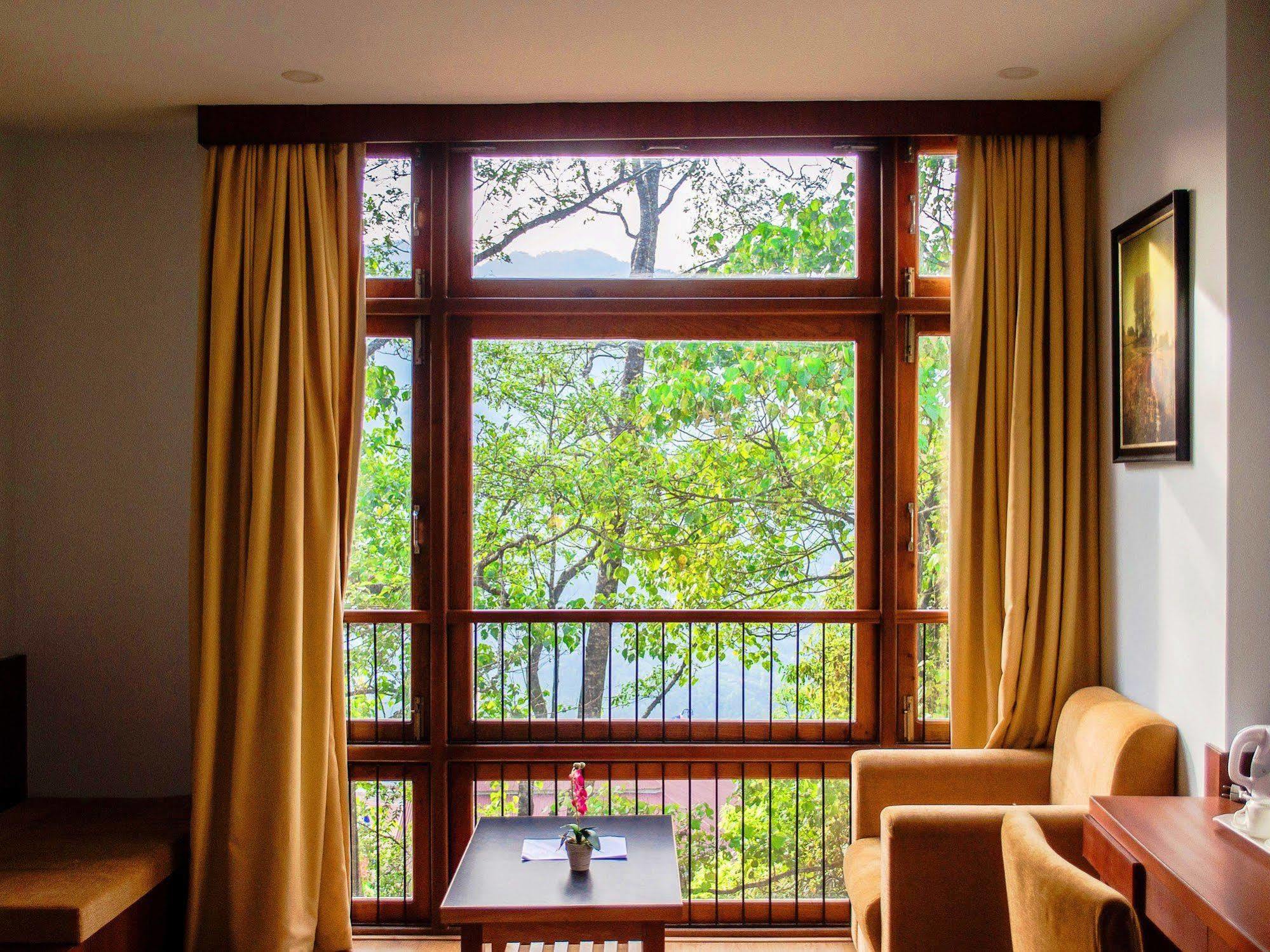 The Golden Crest Hotel กังต็อก ภายนอก รูปภาพ