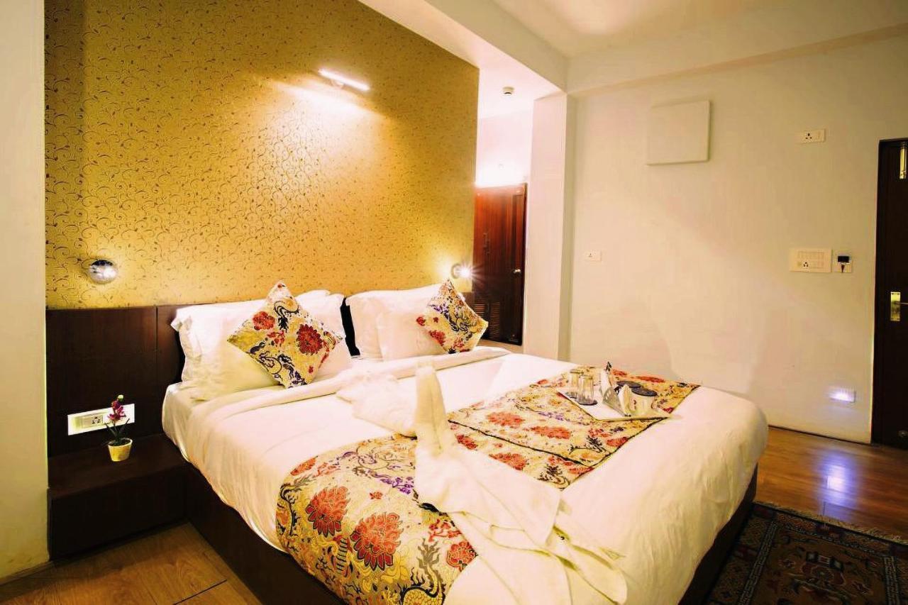 The Golden Crest Hotel กังต็อก ภายนอก รูปภาพ